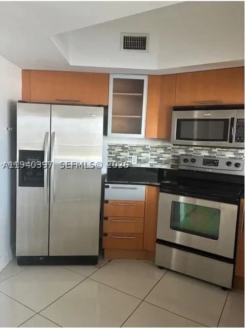 2+1 Condo — 1750 Bayshore Dr #1714, Miami, FL 33132