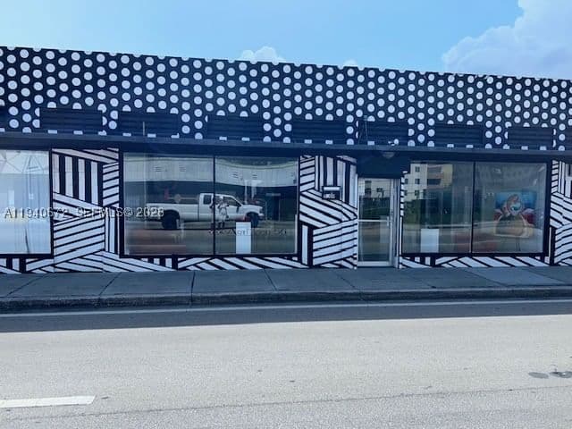 Mülk — 5600 7 Ave, Miami, FL 33127