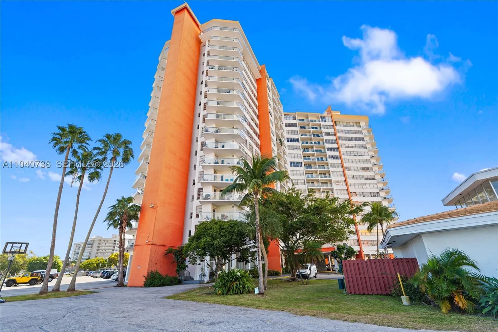 1+1 Condo — 1351 Miami Gardens Dr #301E, Miami, FL 33179