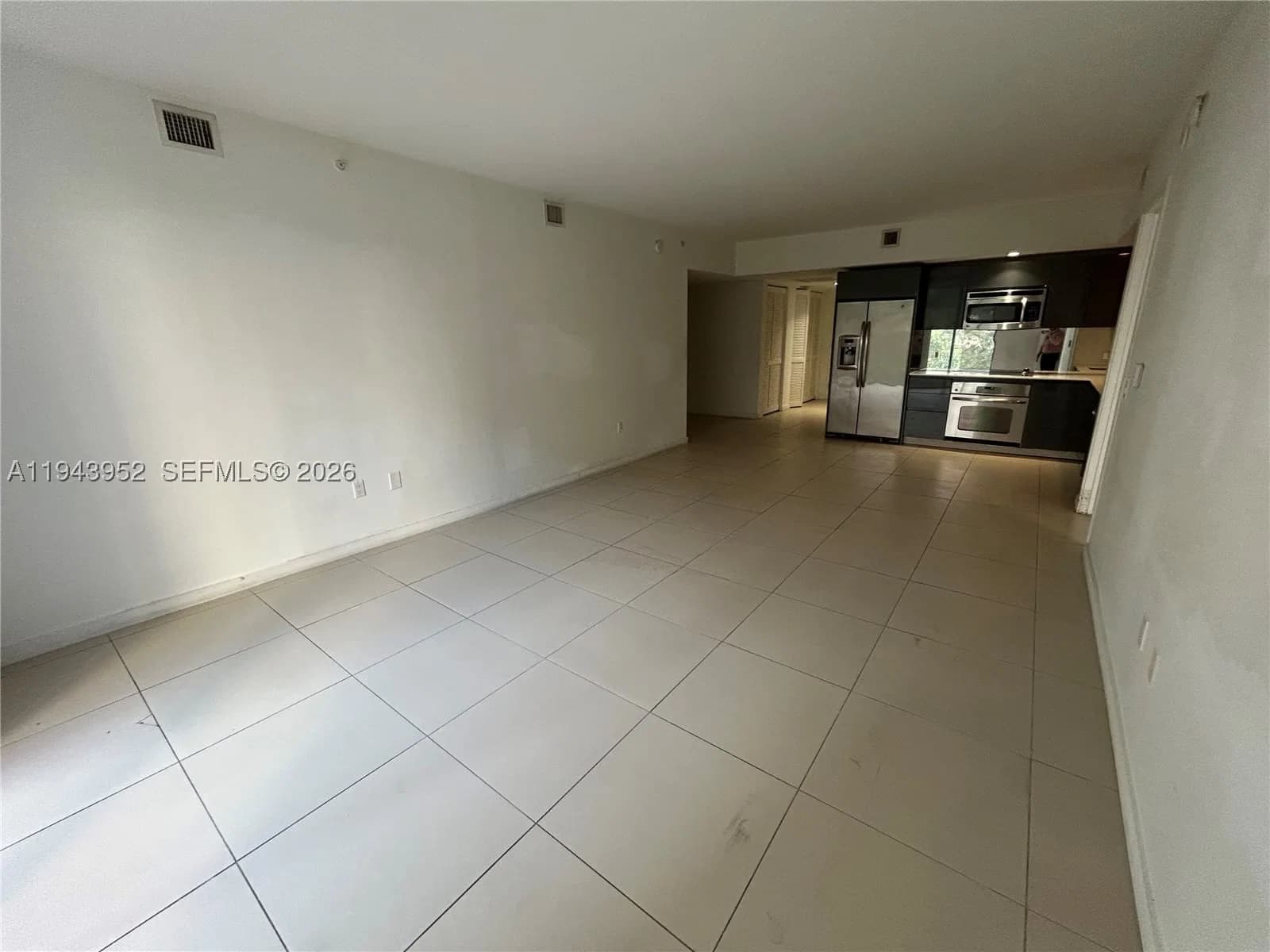 2-bedroom Condo — 31 6th St #407, Miami, FL 33131