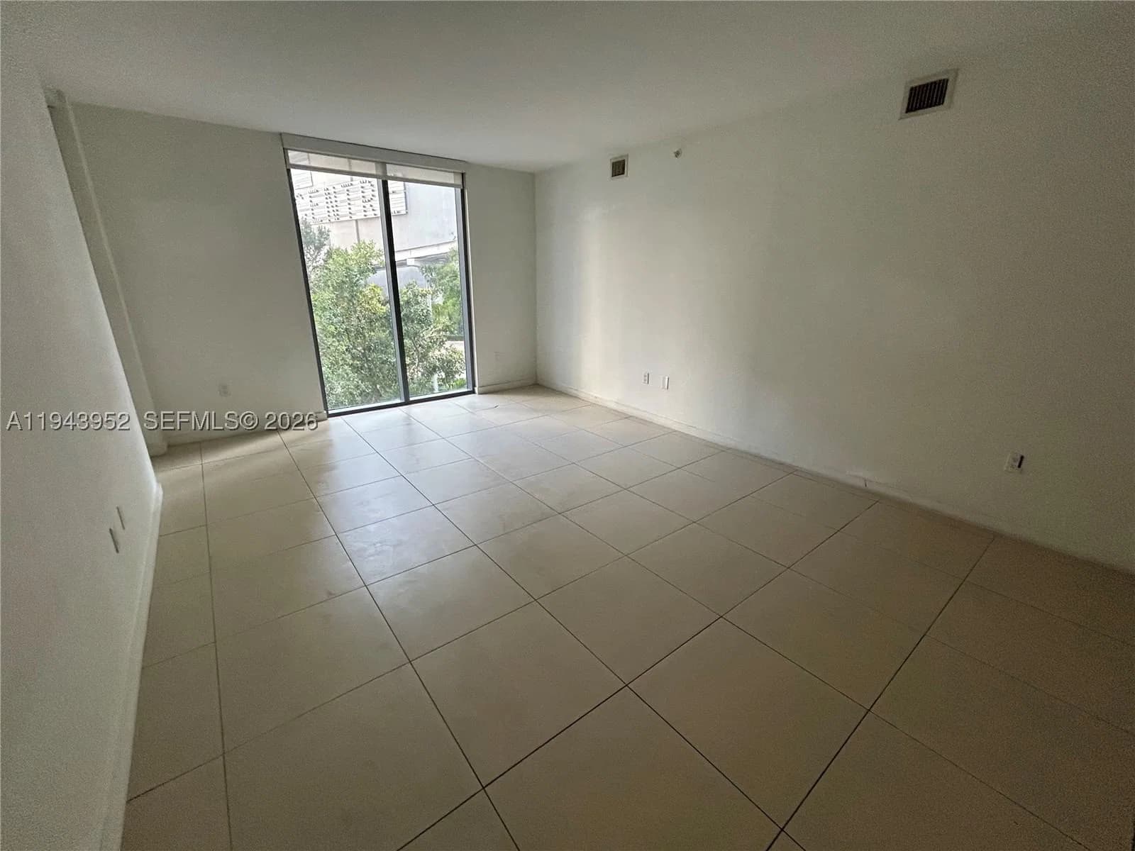 2-bedroom Condo — 31 6th St #407, Miami, FL 33131