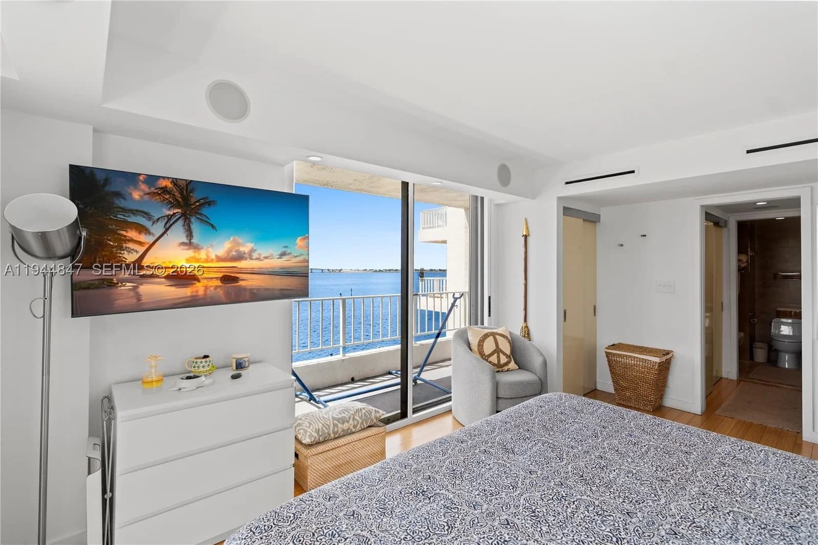 2-bedroom Condo — 200 15th Rd #5D, Miami, FL 33129