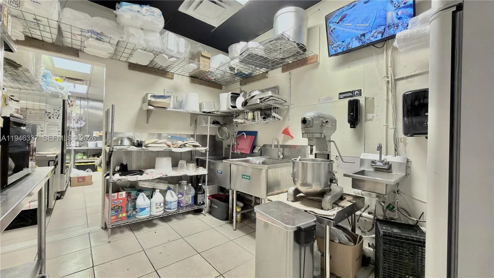 Property — Restaurant For In North Miami Beach Area, North Miami, FL 33181