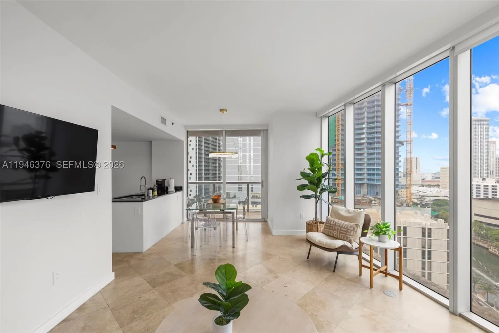2-bedroom Condo — 485 Brickell Ave #1804, Miami, FL 33131