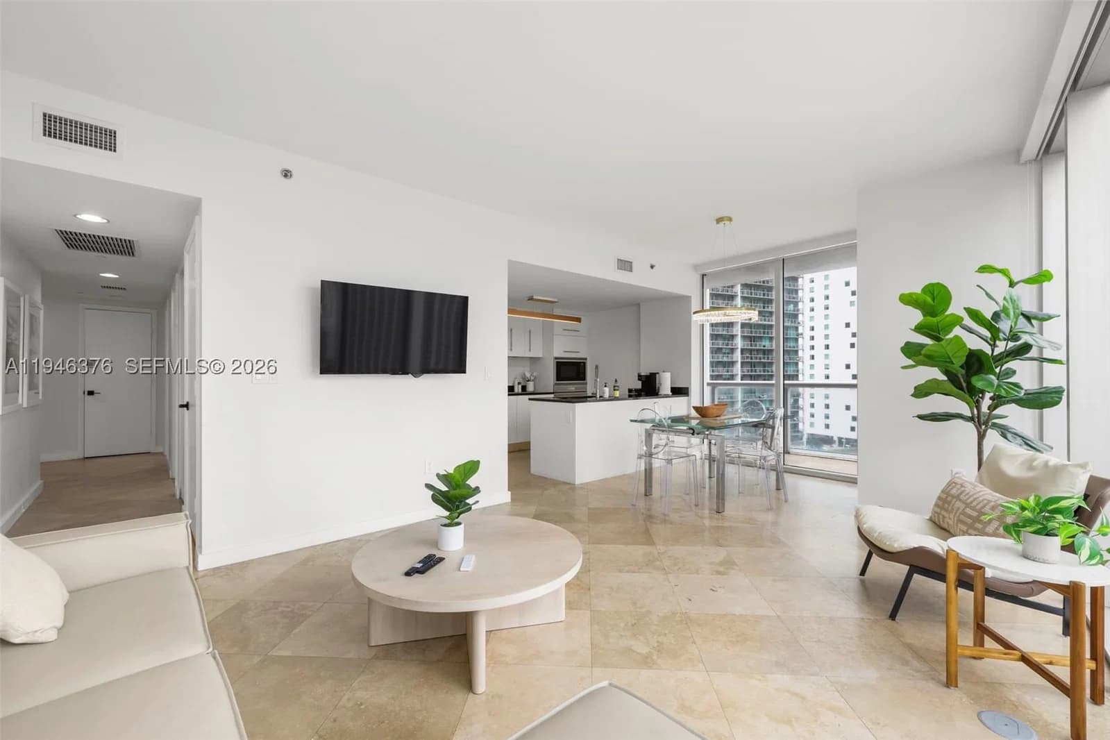 2-bedroom Condo — 485 Brickell Ave #1804, Miami, FL 33131