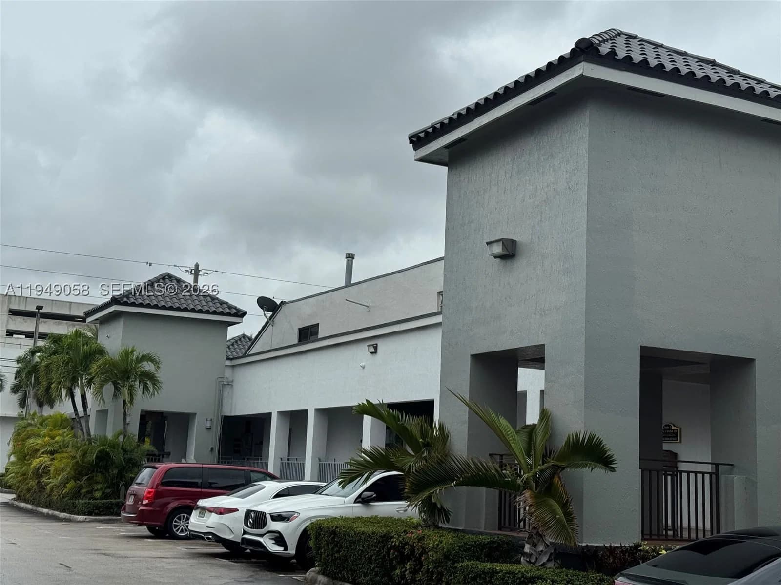 Mülk — 8347 36th St, Doral, FL 33166