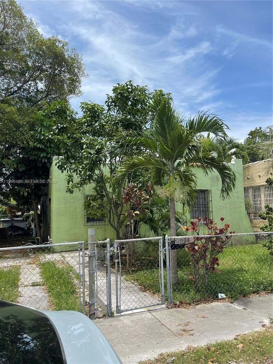 2-bedroom Single-Family Home — 1120 31st St, Miami, FL 33127