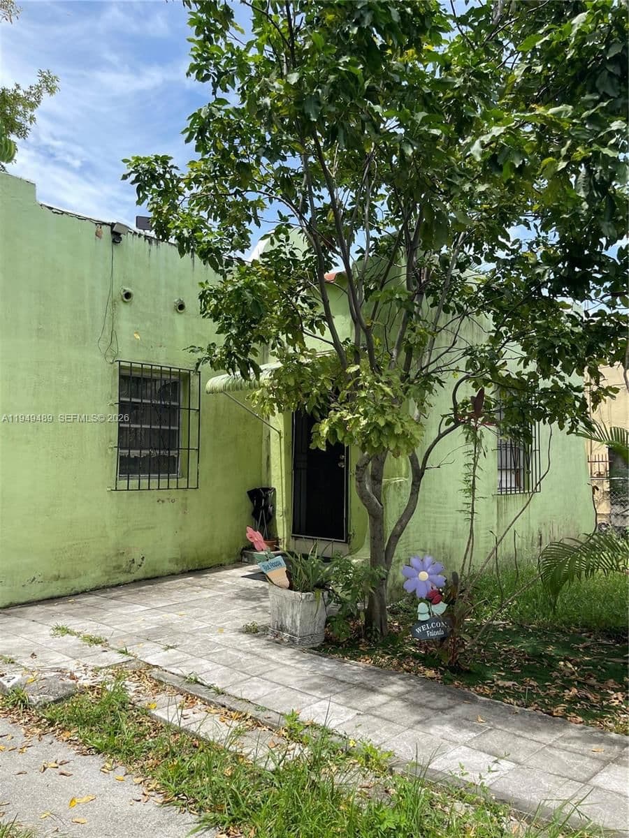2-bedroom Single-Family Home — 1120 31st St, Miami, FL 33127