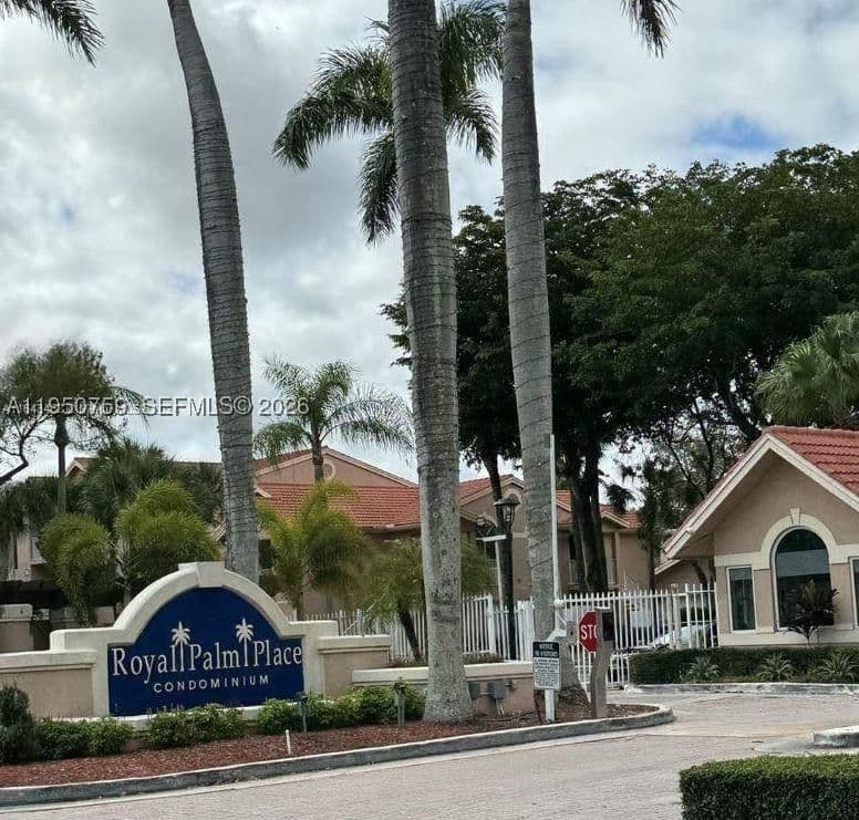 2+1 Condo — Miami, FL 33196