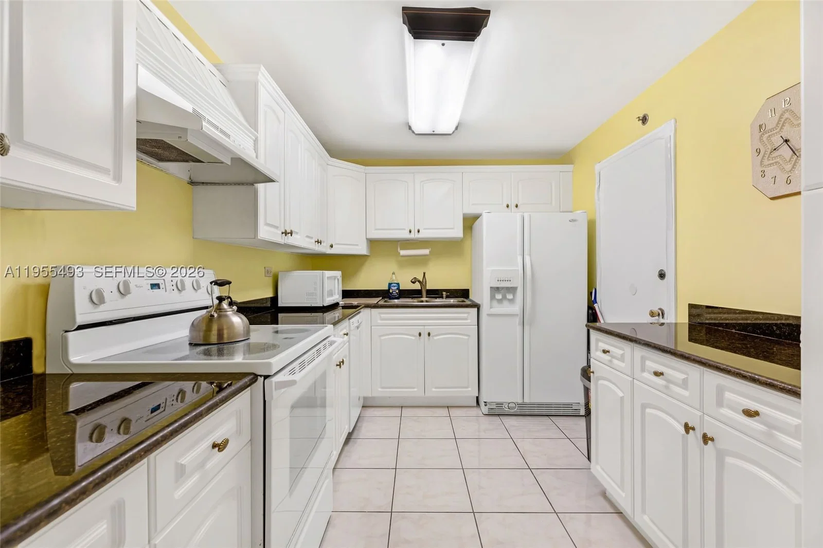 2-bedroom Condo — 6039 Collins Ave #1206, Miami Beach, FL 33140