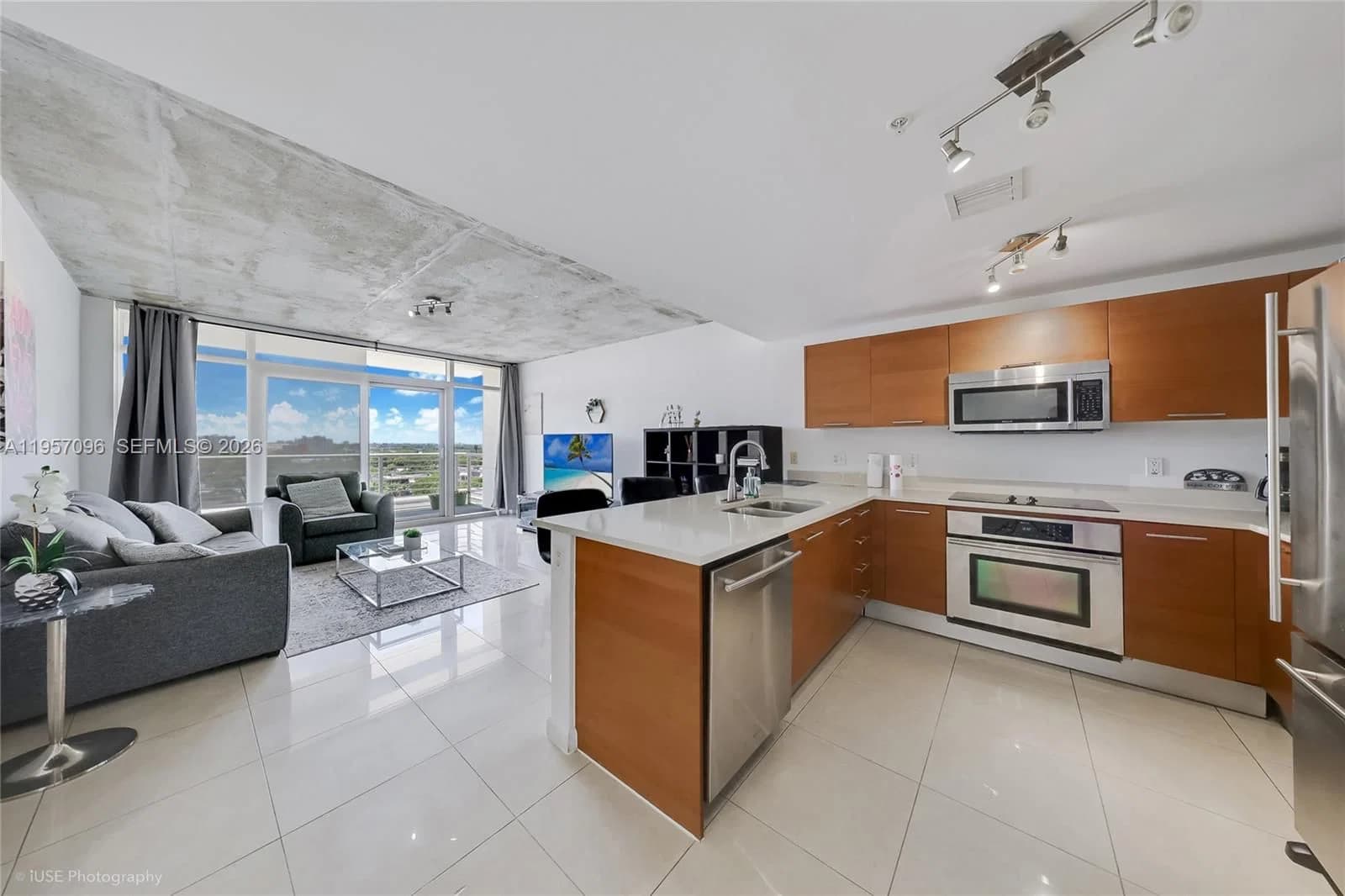 1-bedroom Condo — 3250 1st Ave #811, Miami, FL 33137