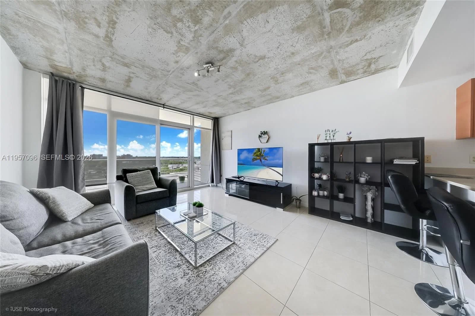 1-bedroom Condo — 3250 1st Ave #811, Miami, FL 33137