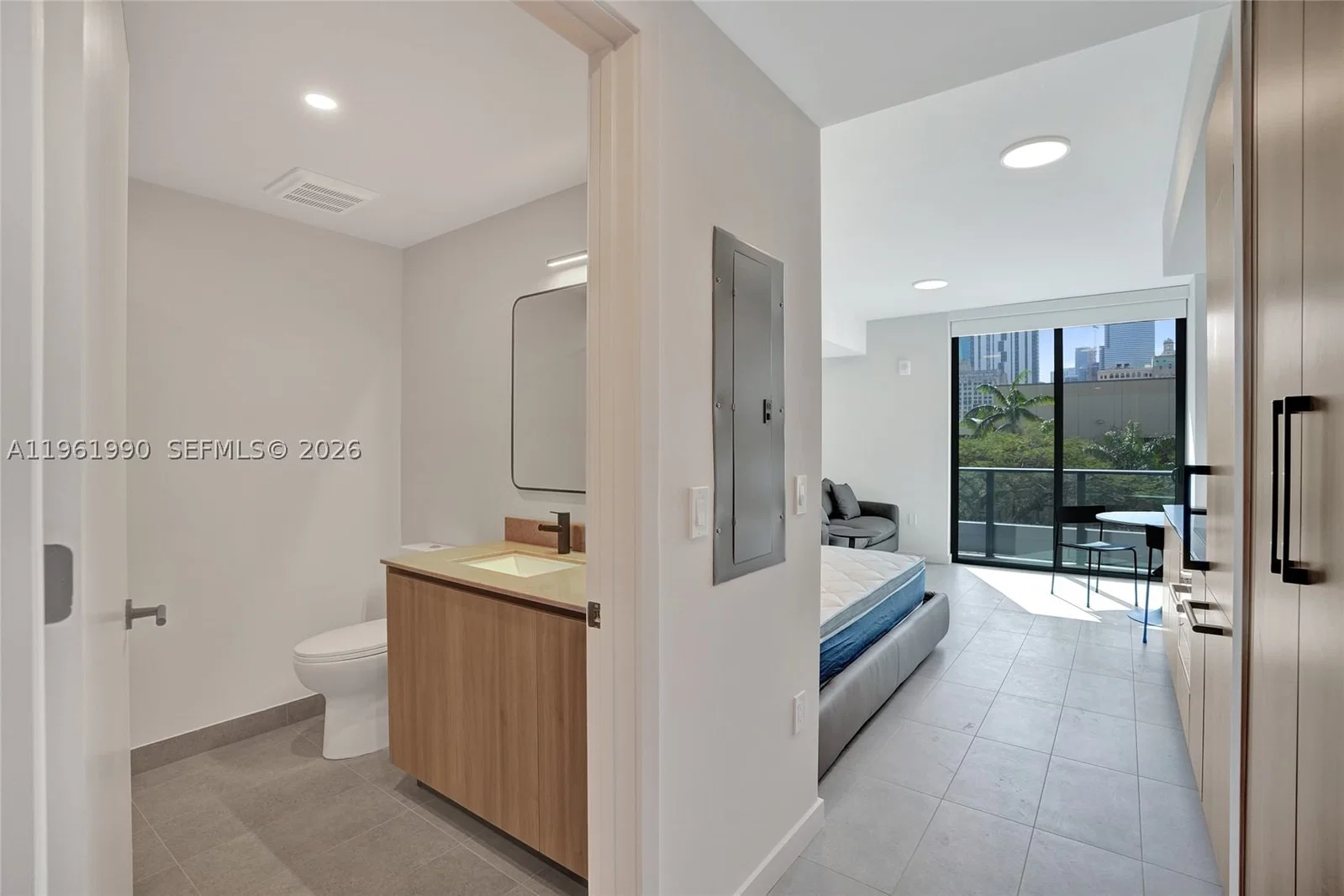 Condo — 121 5th Street #401B, Miami, FL 33132