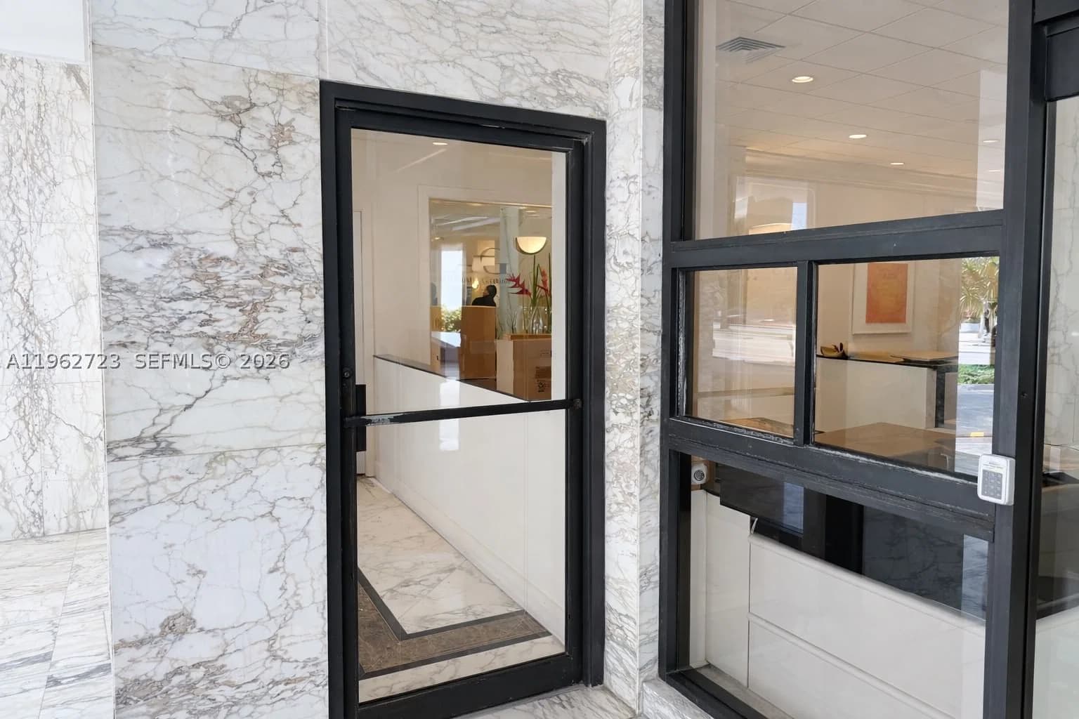 Condo — 5700 Collins Ave #CU-1, Miami Beach, FL 33140