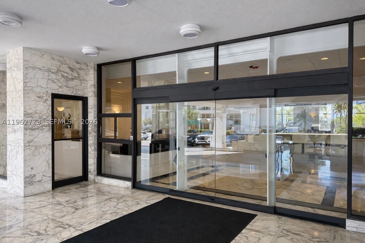 Condo — 5700 Collins Ave #CU-1, Miami Beach, FL 33140
