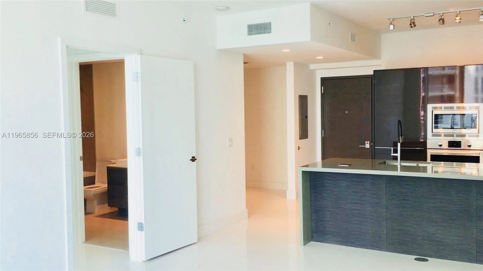 1+1 Condo — 1080 Brickell Ave #2607, Miami, FL 33131