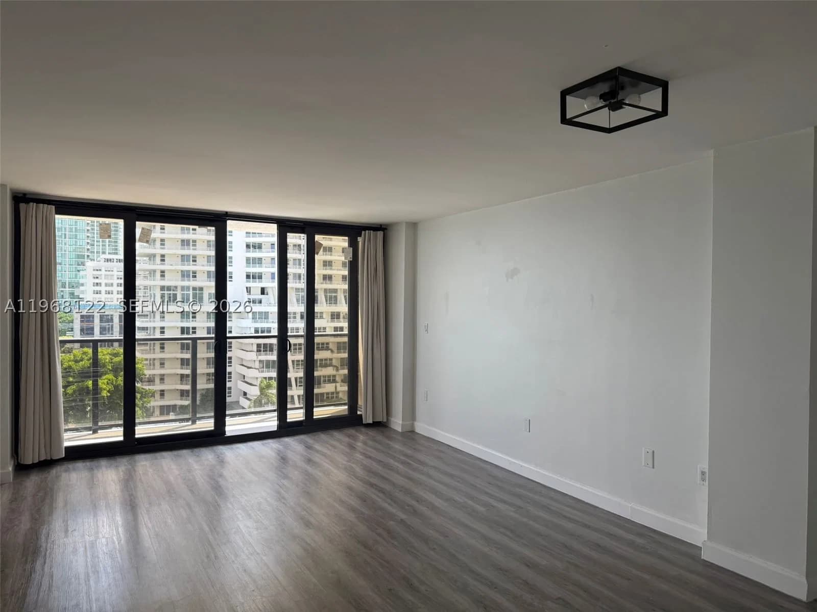 1-bedroom Condo — 600 36th St #820, Miami, FL 33137
