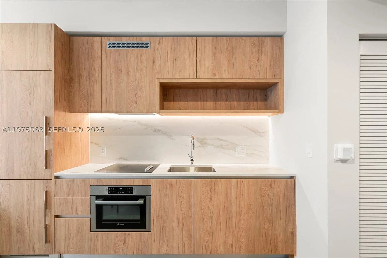 1-bedroom Condo — 11 6th St #2104, Miami, FL 33132