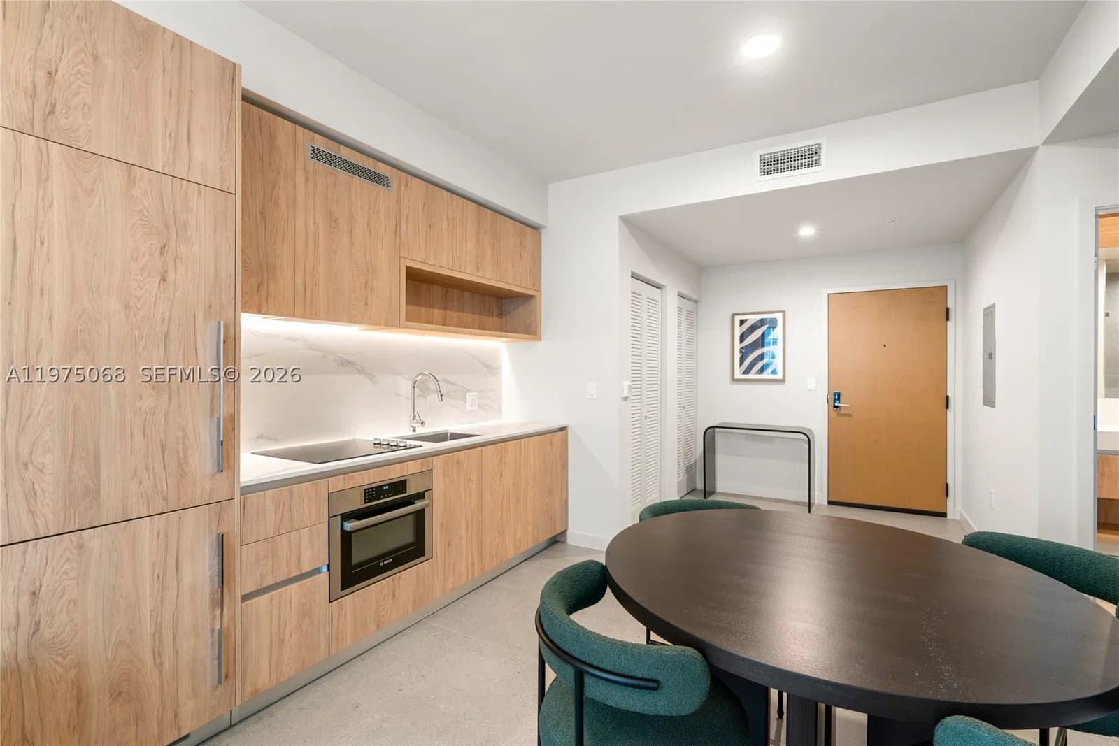 1-bedroom Condo — 11 6th St #2104, Miami, FL 33132