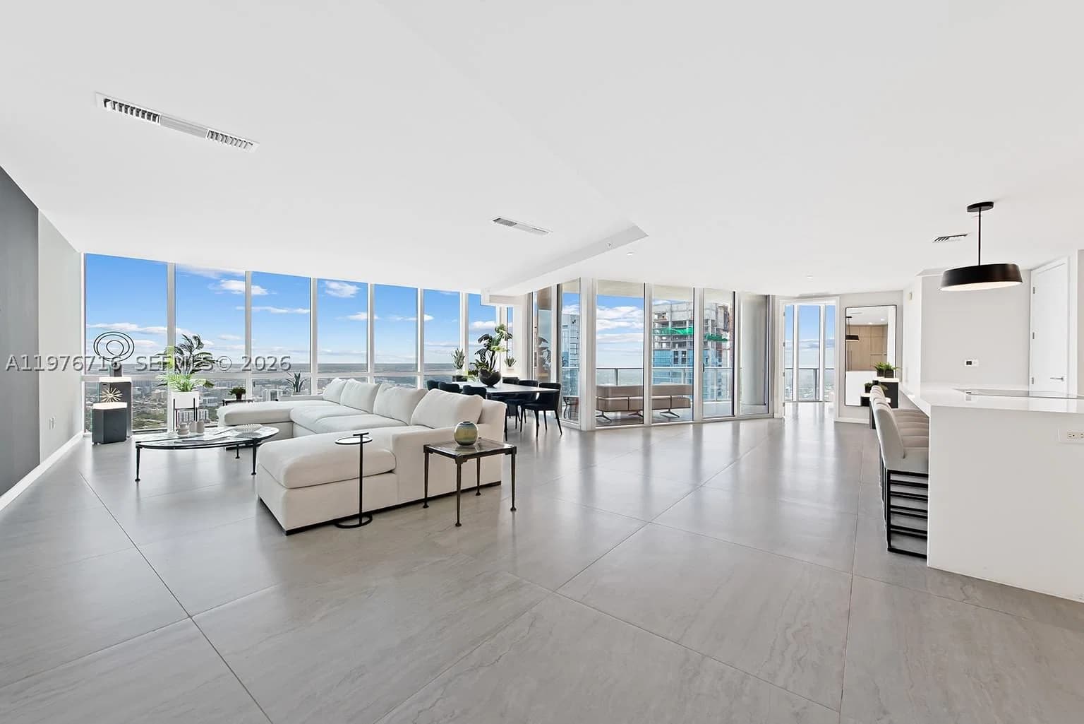 4-bedroom Condo — 851 1st Ave #PH 5402, Miami, FL 33132