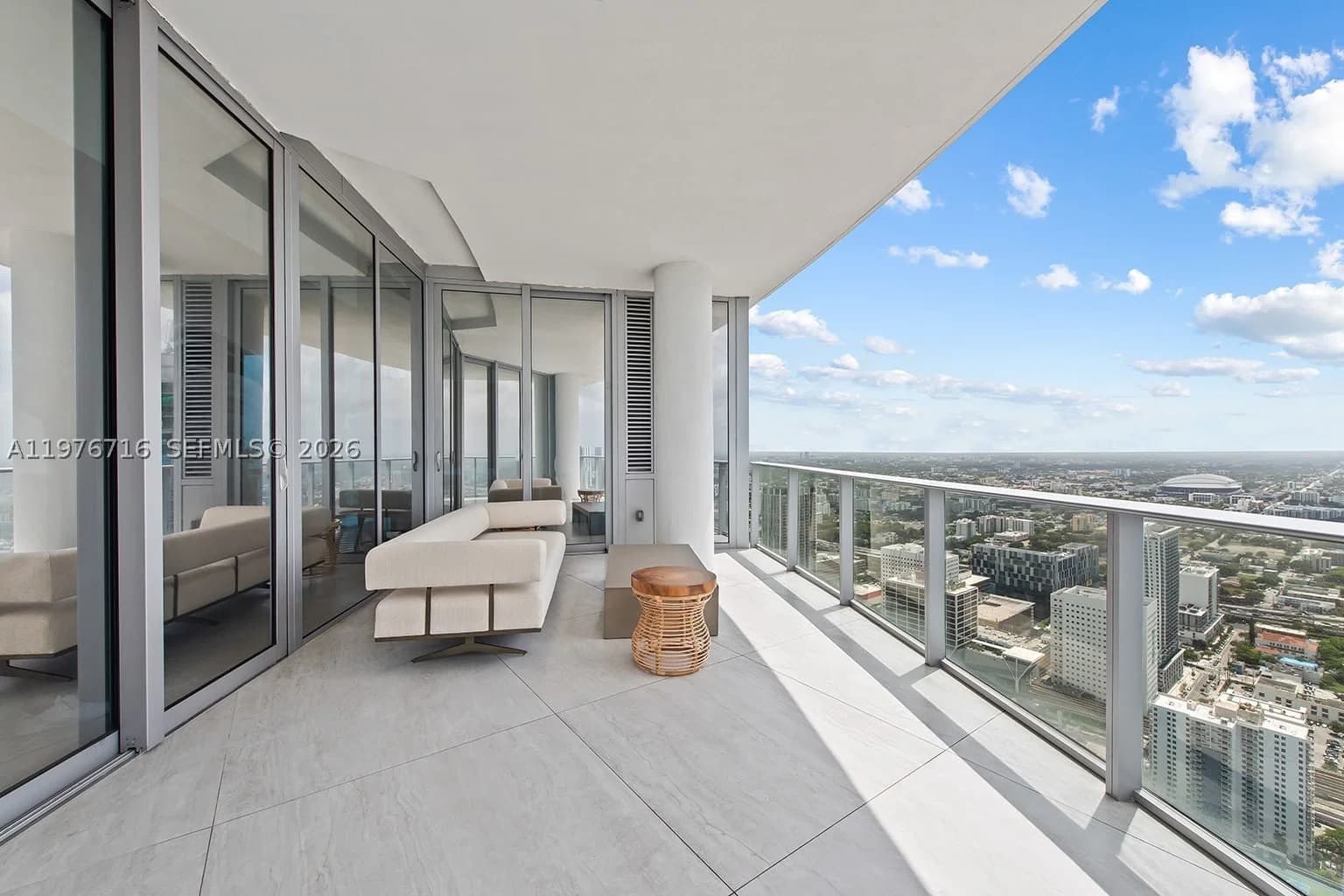 4-bedroom Condo — 851 1st Ave #PH 5402, Miami, FL 33132