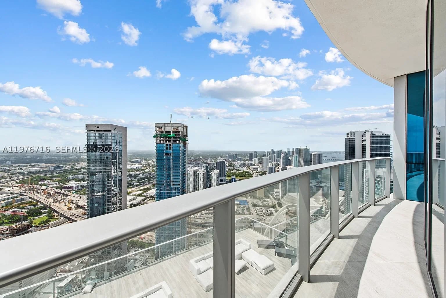 4-bedroom Condo — 851 1st Ave #PH 5402, Miami, FL 33132
