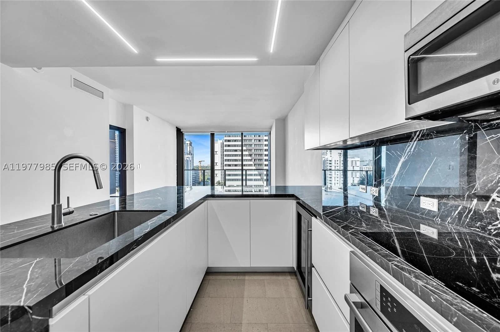 3+1 Condo — 88 7th St #806, Miami, FL 33130