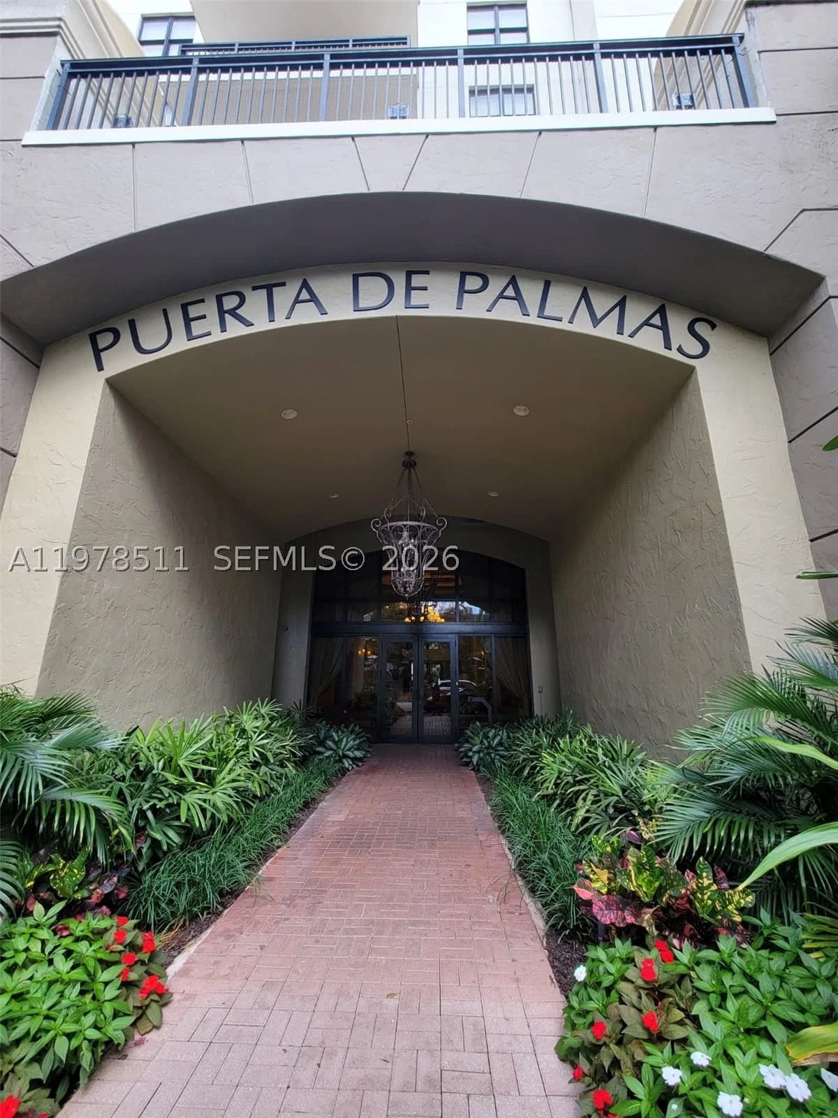 2+1 Condo — 888 Douglas Rd #1110, Coral Gables, FL 33134