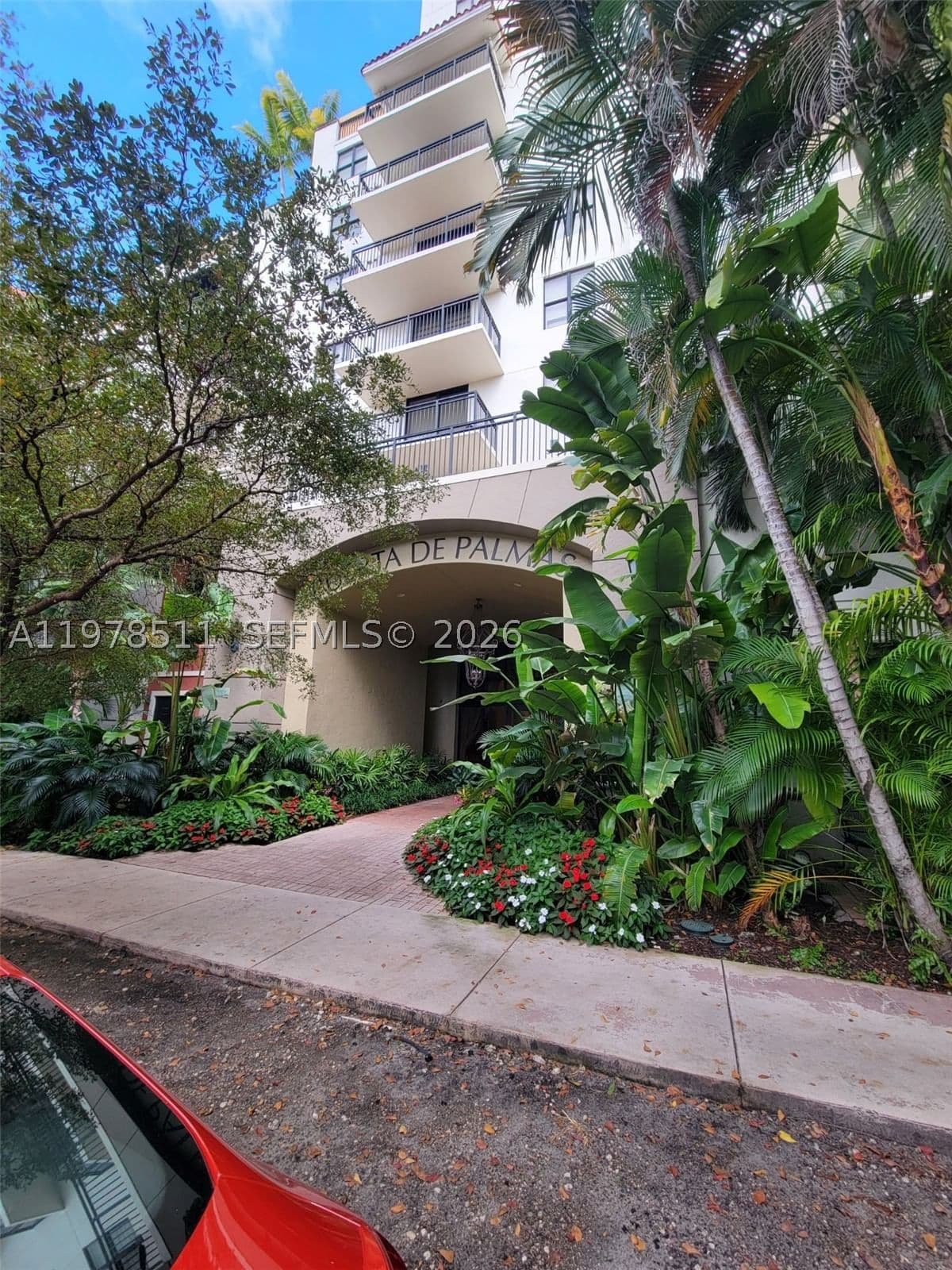 2+1 Condo — 888 Douglas Rd #1110, Coral Gables, FL 33134