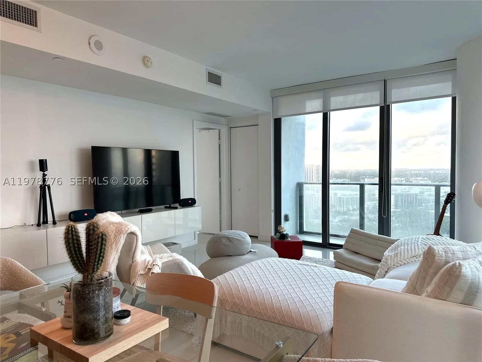 1+1 Condo — 650 32nd St #2108, Miami, FL 33137