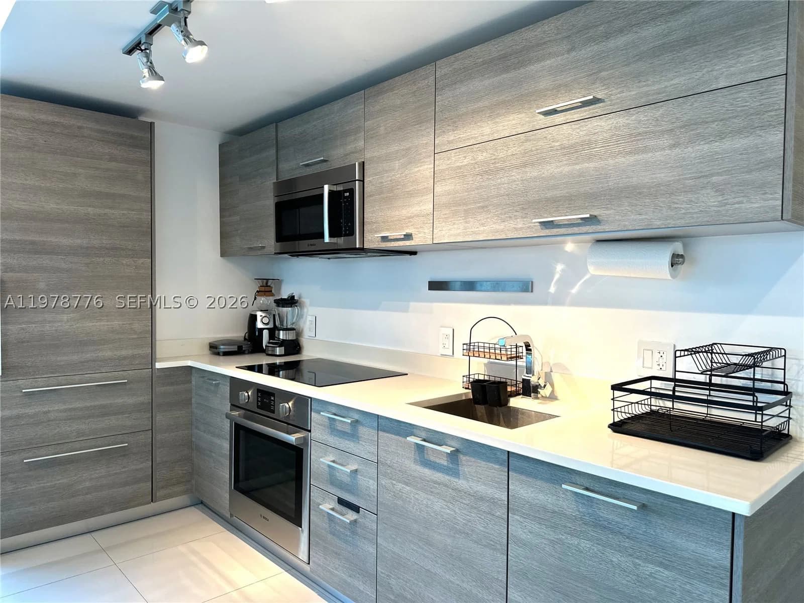 1+1 Condo — 650 32nd St #2108, Miami, FL 33137