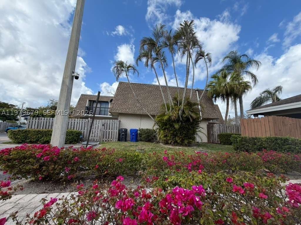 2+1 Condo — 8209 23rd Ct #17C, North Lauderdale, FL 33068