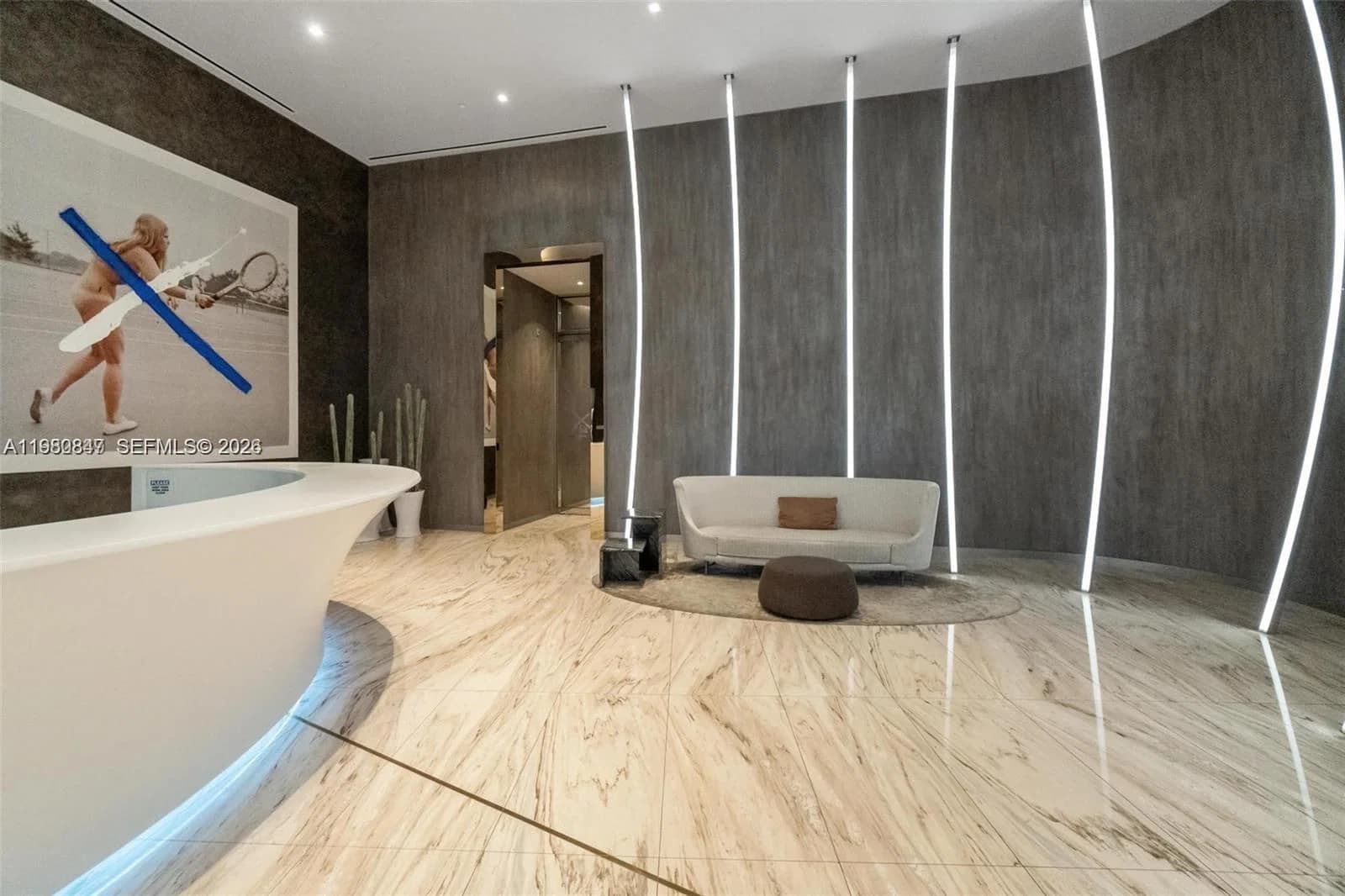 1-bedroom Condo — 1000 Brickell Plz #3310, Miami, FL 33131
