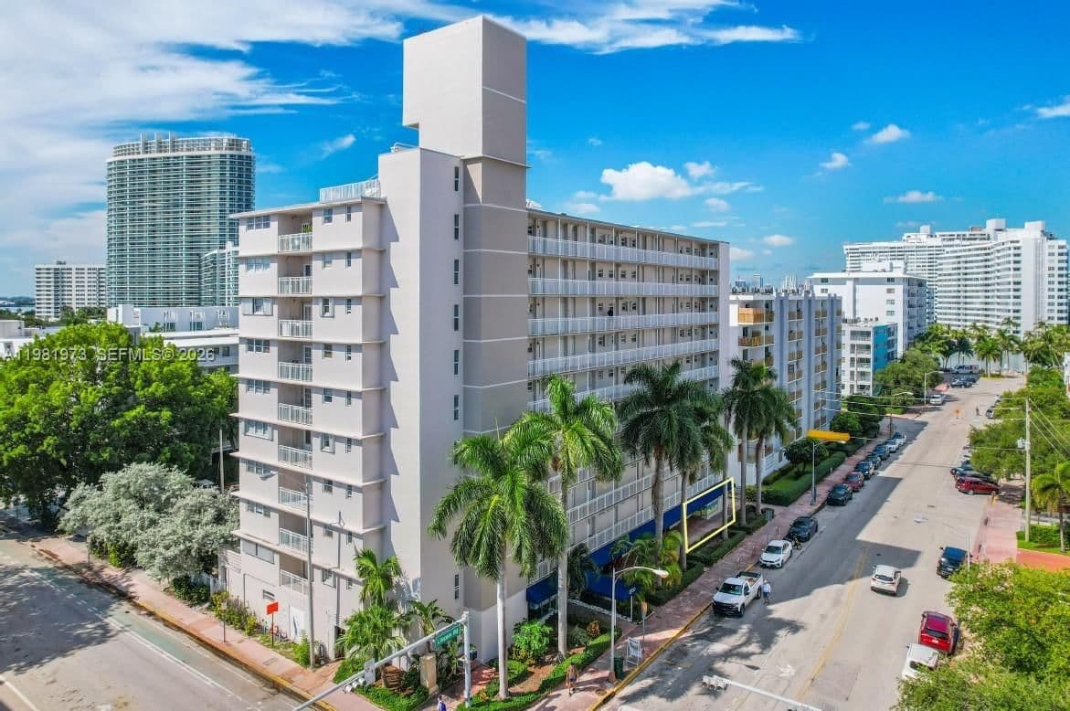 Mülk — 1300 Lincoln Rd #C-1B, Miami Beach, FL 33139