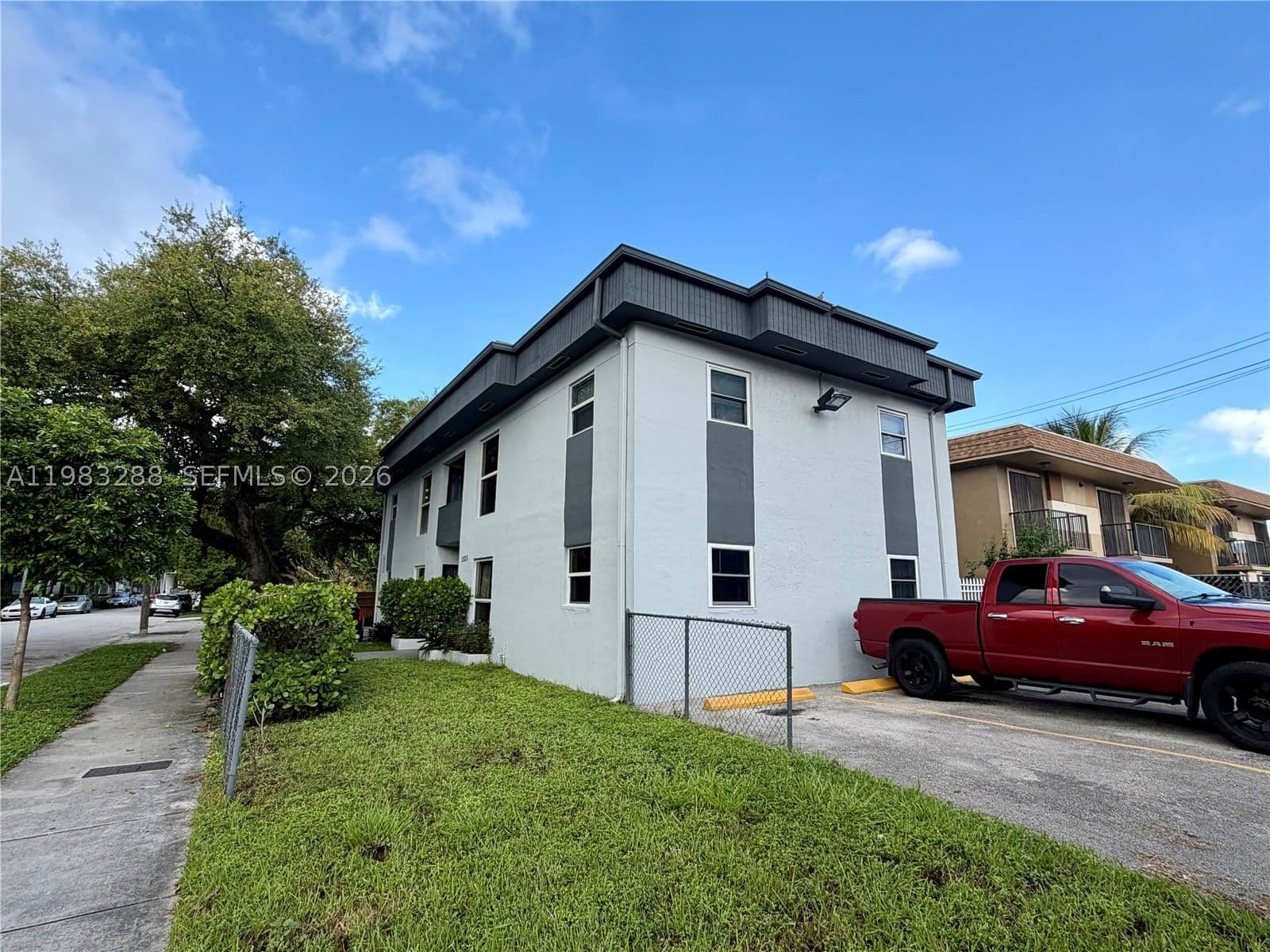 2+1 Condo — 1305 4th St #3, Miami, FL 33125