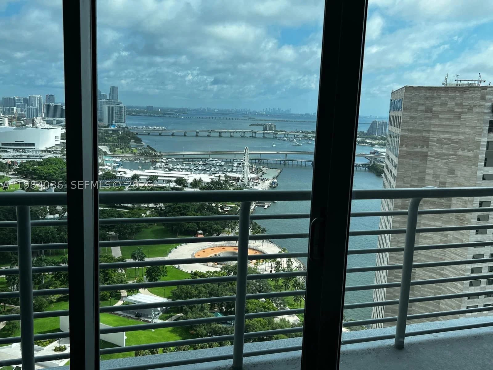 1+1 Condo — Miami, FL 33131