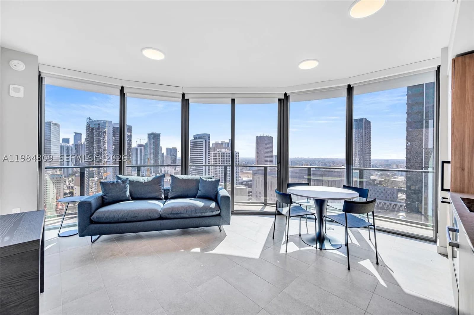 1-bedroom Condo — 121 5th St #3005, Miami, FL 33130