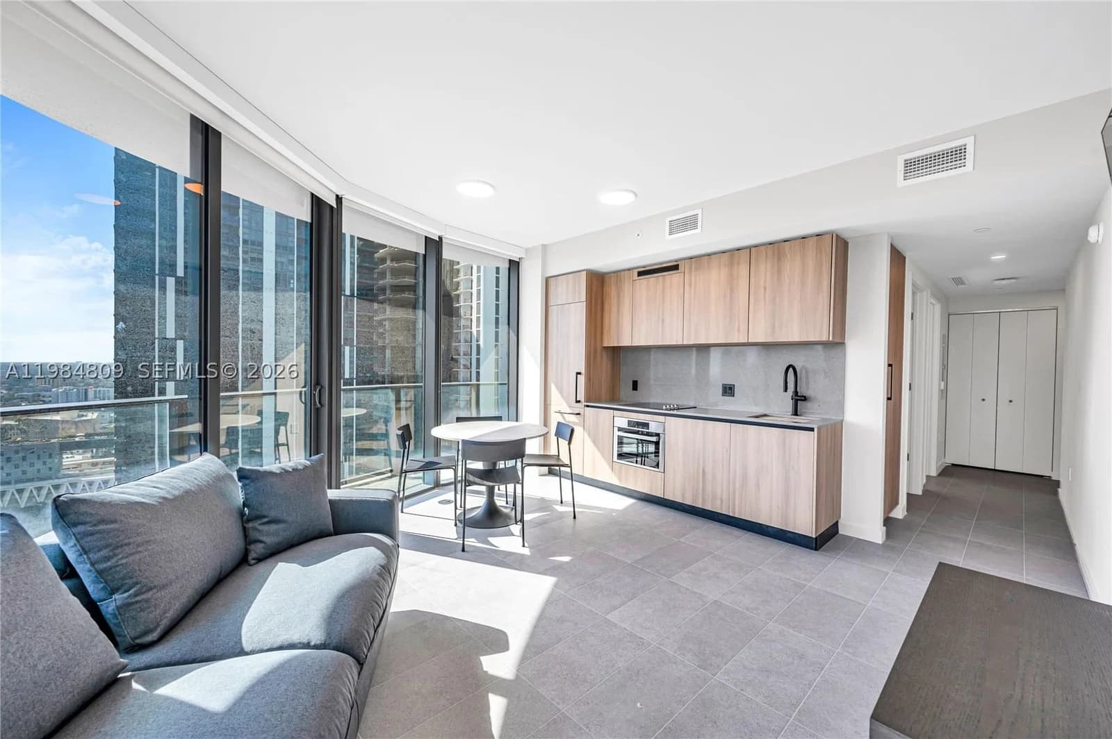 1+1 Condo — 121 5th St #3005, Miami, FL 33130