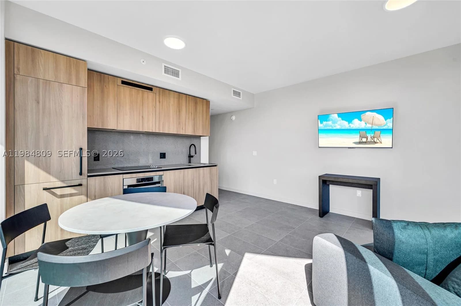 1+1 Condo — 121 5th St #3005, Miami, FL 33130