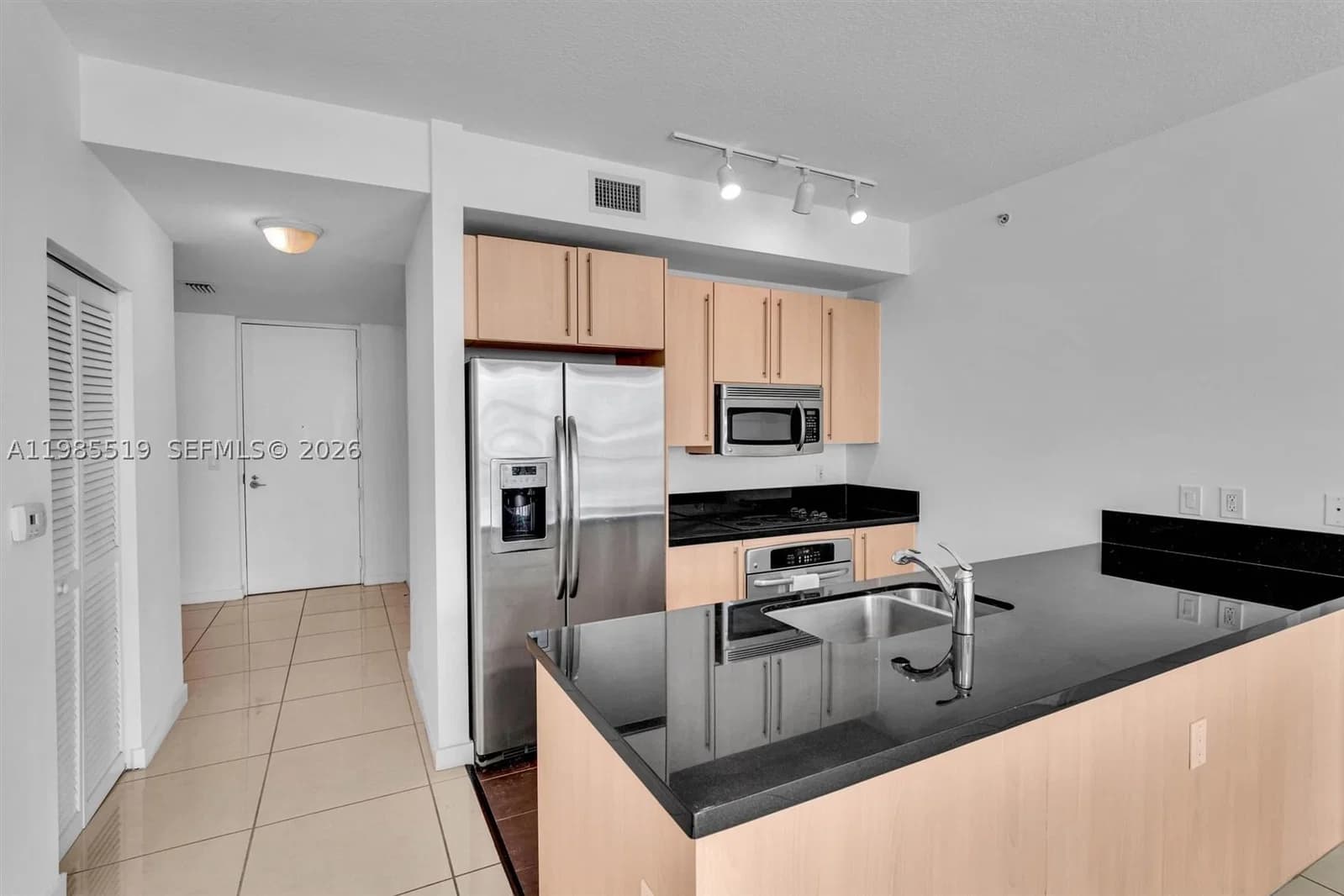 2+1 Condo — 79 12th St #1210, Miami, FL 33130