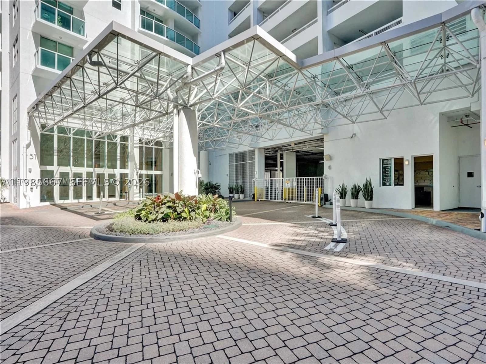 2+1 Condo — 31 5th St #1110, Miami, FL 33131