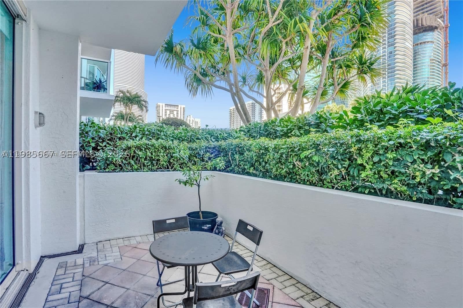 2+1 Condo — 31 5th St #1110, Miami, FL 33131