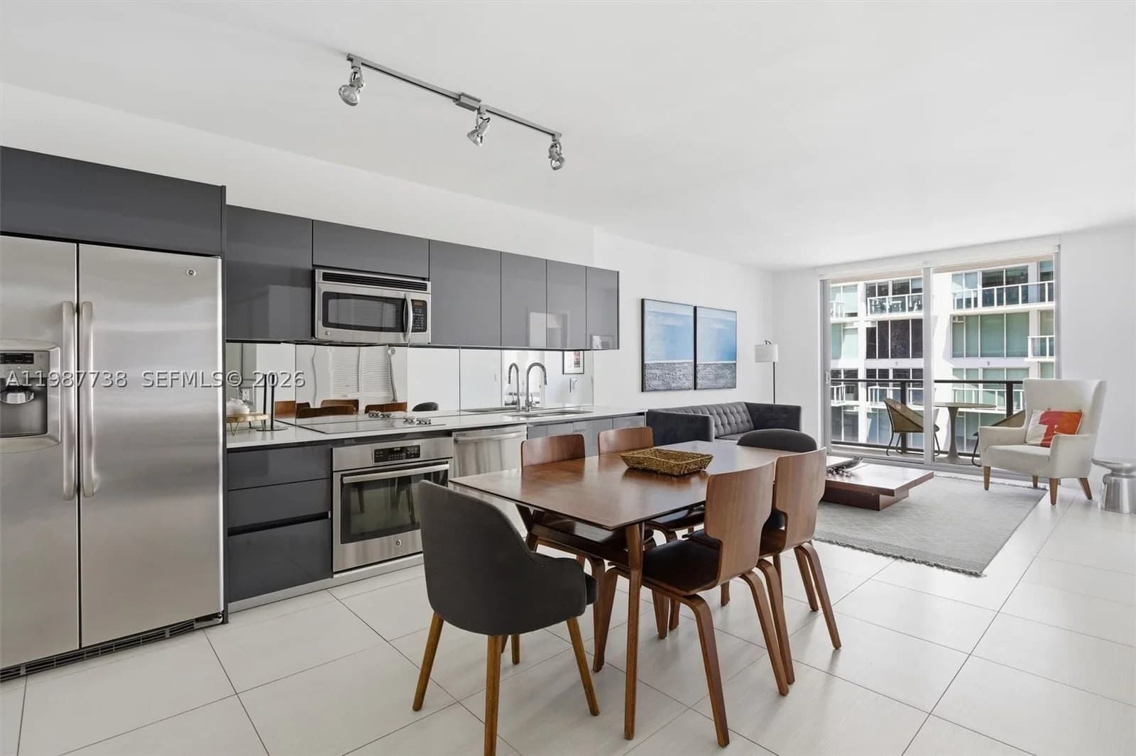 1+1 Condo — 31 6th St #2504, Miami, FL 33131