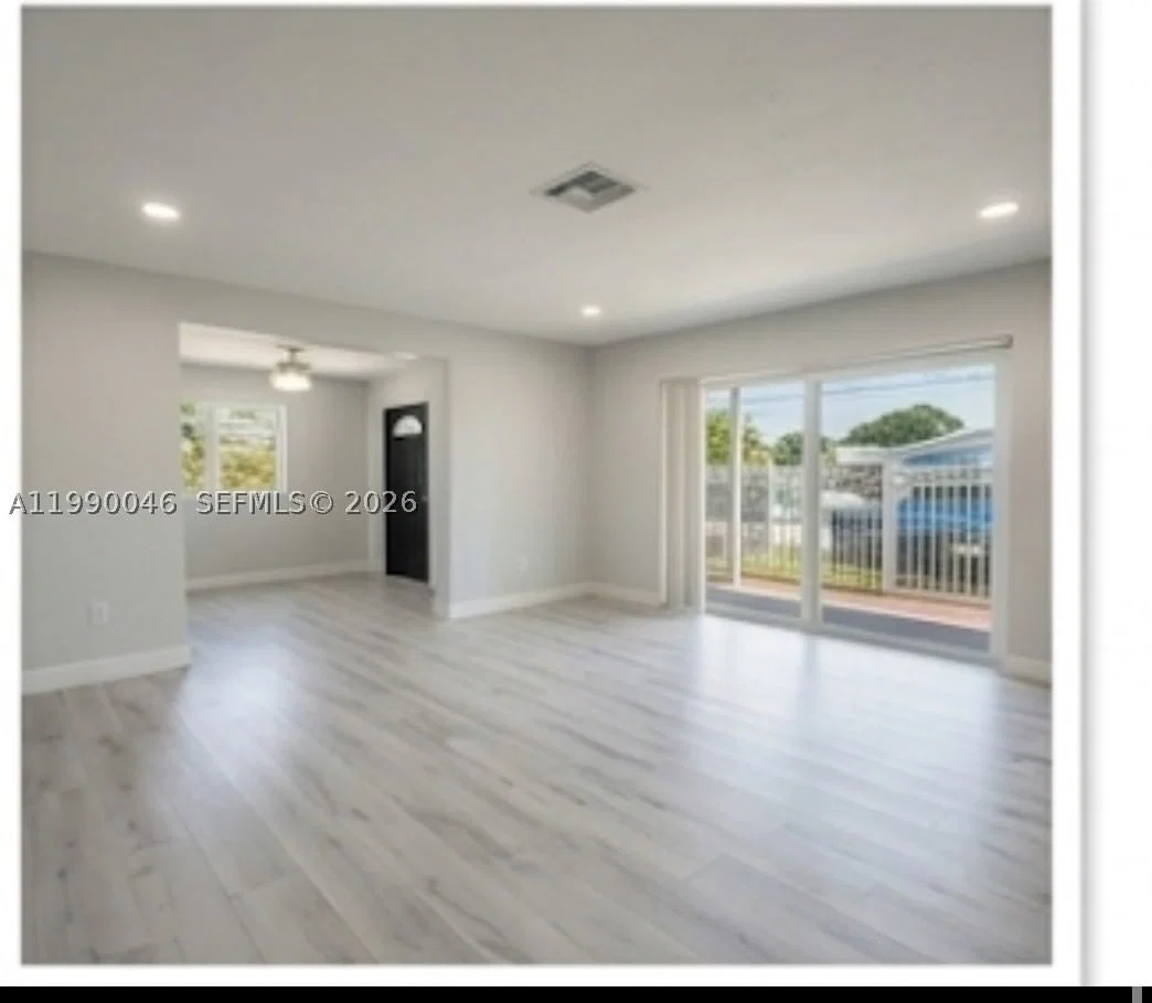 Dubleks — 2373 33rd St, Miami, FL 33142