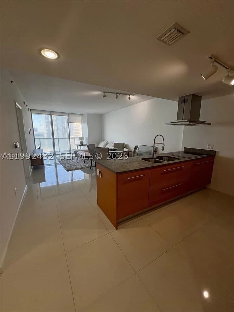 1+1 Condo — 495 Brickell Ave #3909, Miami, FL 33131