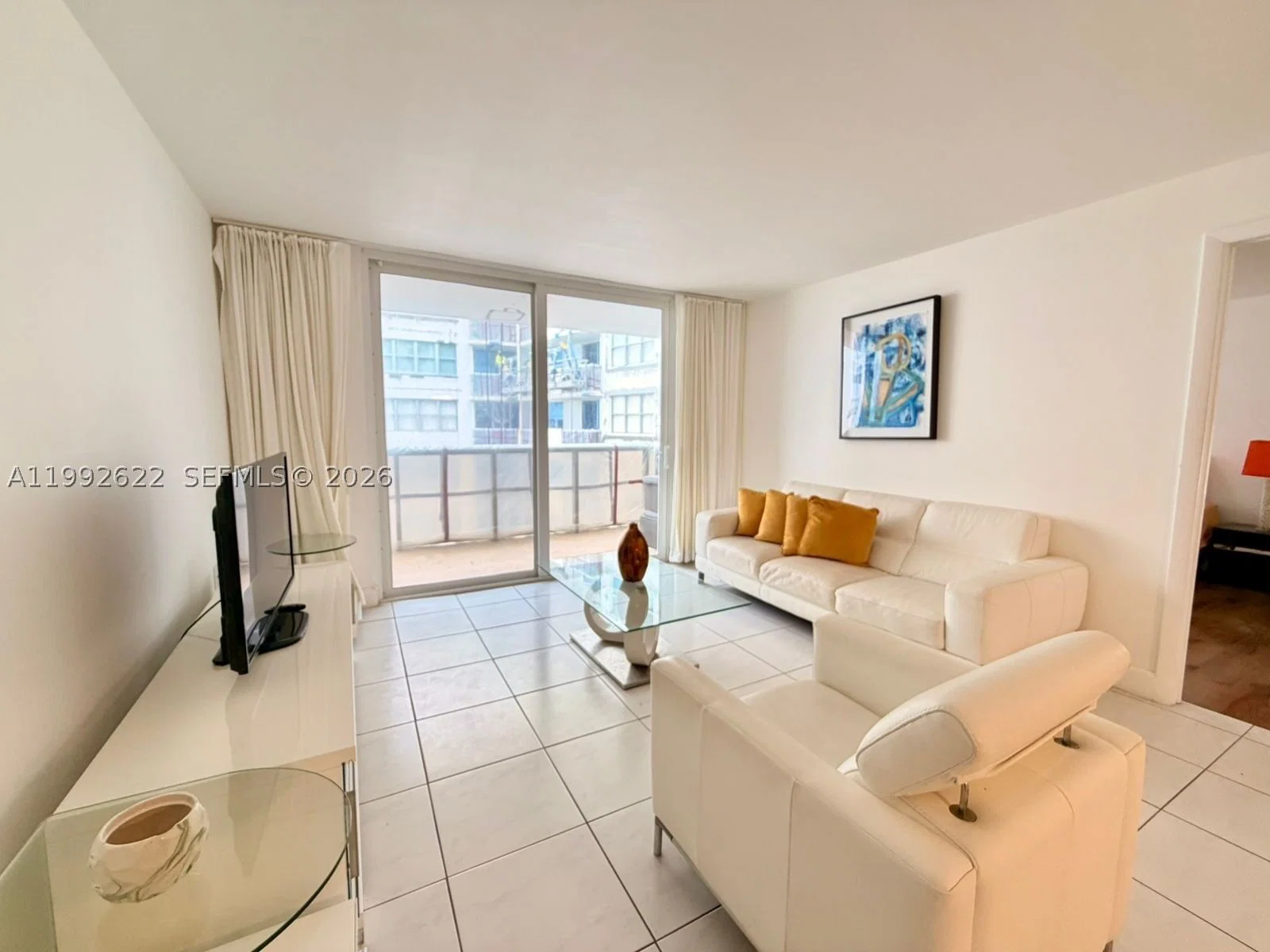 2-bedroom Condo — 6039 Collins Ave #1506, Miami Beach, FL 33140