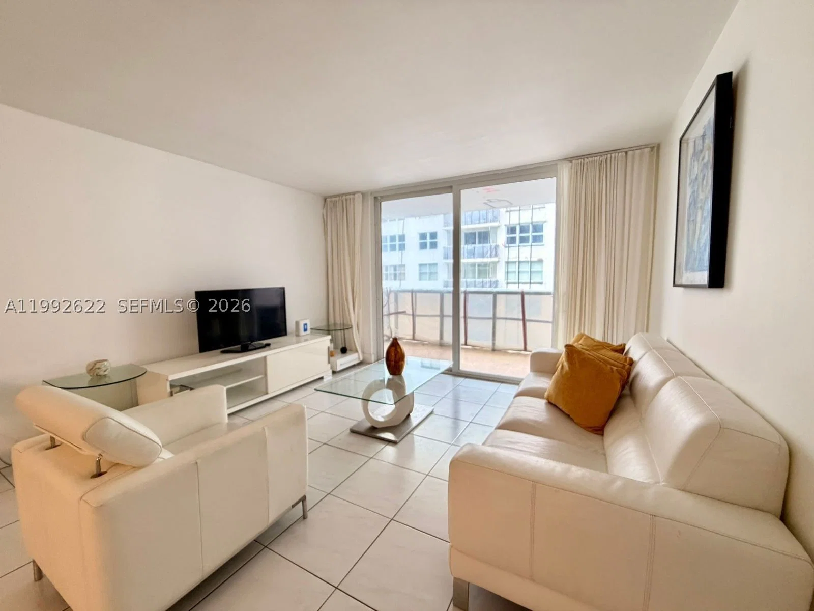 2-bedroom Condo — 6039 Collins Ave #1506, Miami Beach, FL 33140
