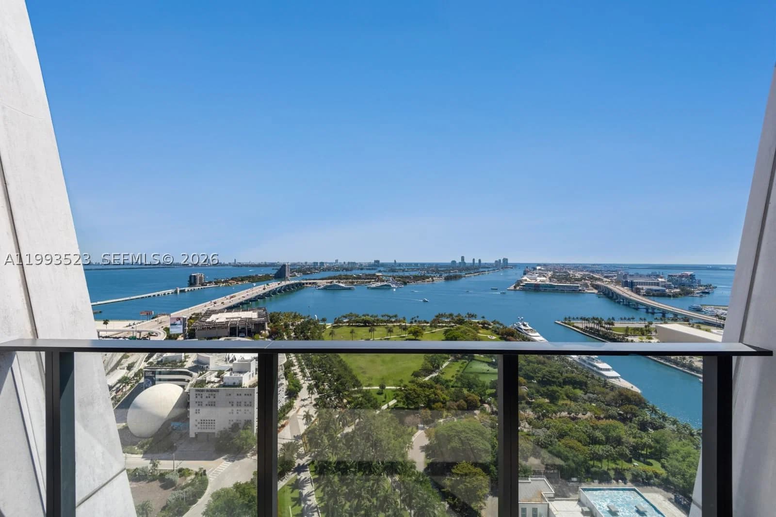 4-bedroom Condo — 1000 Biscayne Blvd #2702, Miami, FL 33132