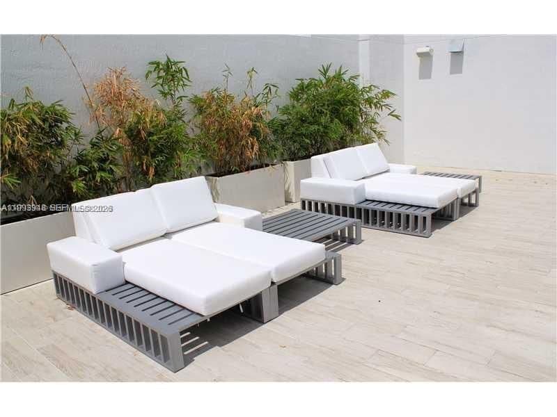 1+1 Condo — 4250 Biscayne Blvd #815, Miami, FL 33137