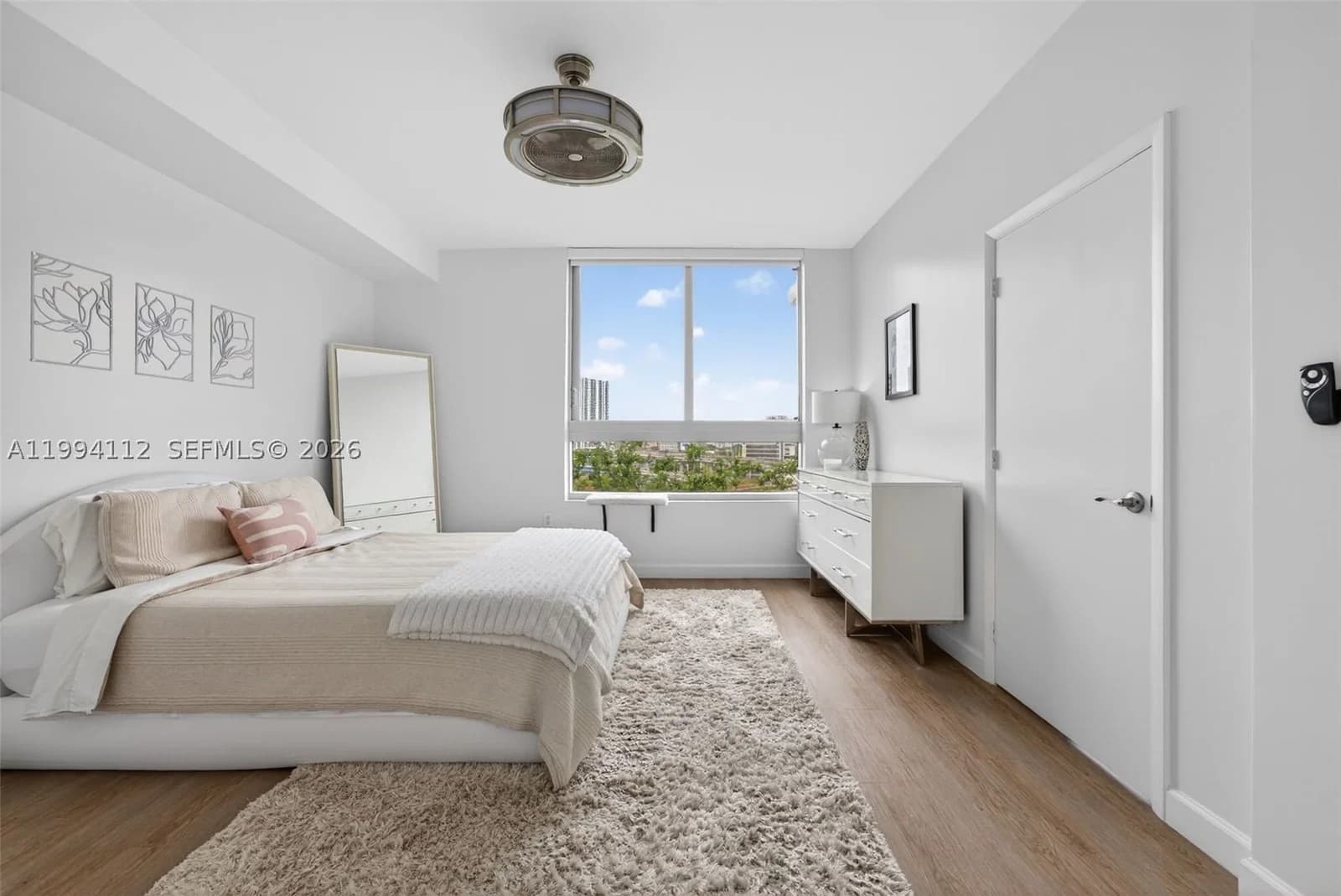1-bedroom Condo — 90 3rd St #1105, Miami, FL 33130